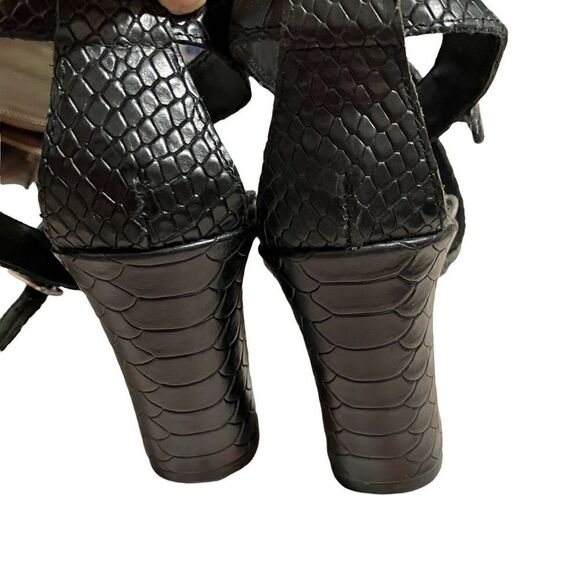 ROCKPORT Black Leather Ankle Strap Heels / NWT / SZ: 9.5 US - Picture 4 of 9